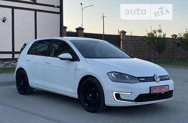 Хэтчбек Volkswagen e-Golf 2014 в Радехове