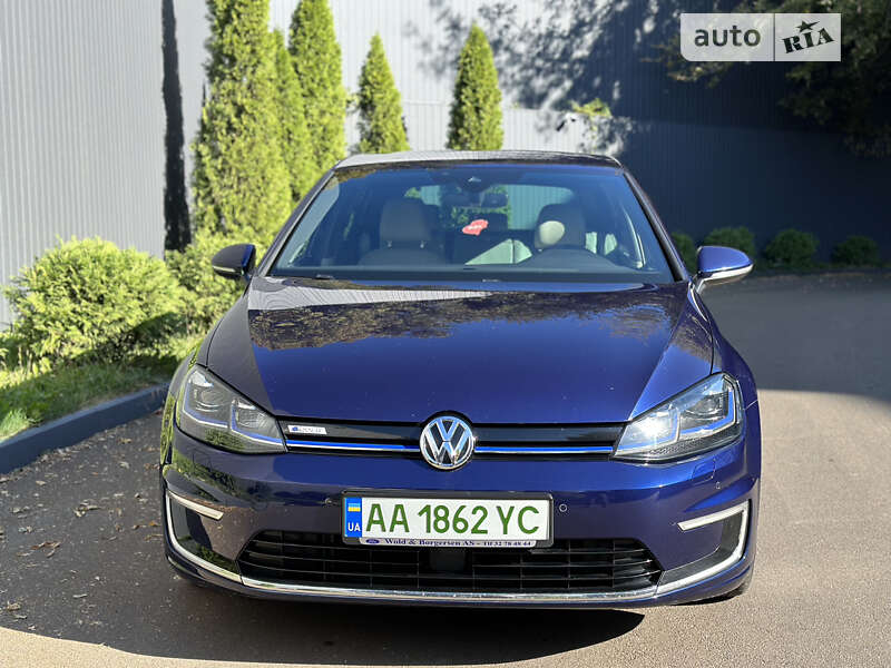 Хетчбек Volkswagen e-Golf 2017 в Києві