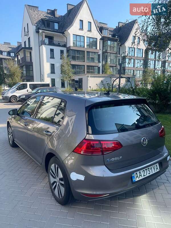 Хэтчбек Volkswagen e-Golf 2015 в Киеве