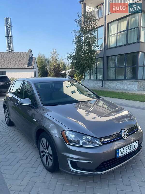Хэтчбек Volkswagen e-Golf 2015 в Киеве