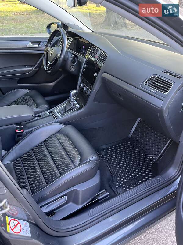 Хетчбек Volkswagen e-Golf 2019 в Запоріжжі