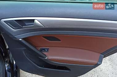 Хэтчбек Volkswagen e-Golf 2014 в 