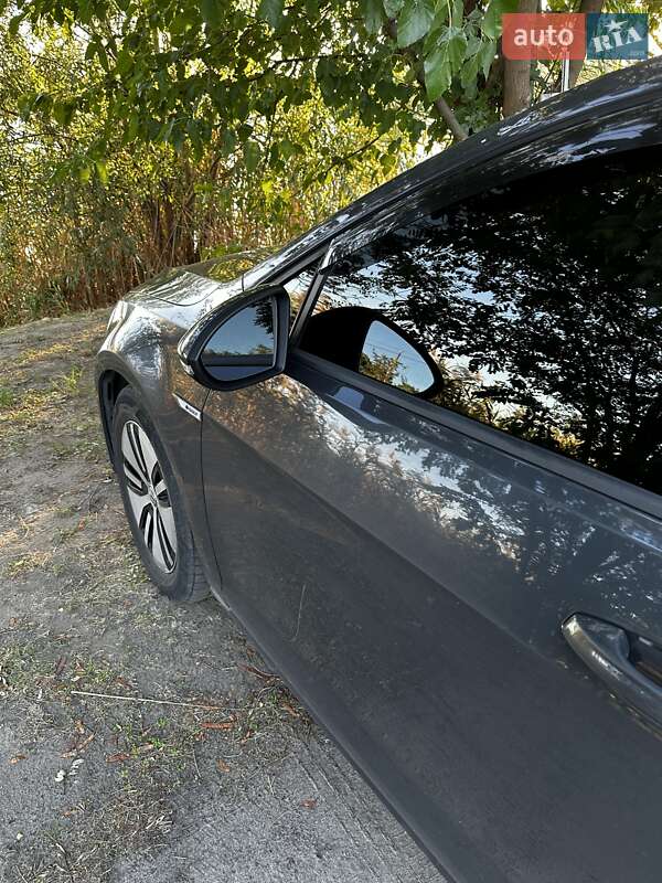 Хэтчбек Volkswagen e-Golf 2016 в Днепре