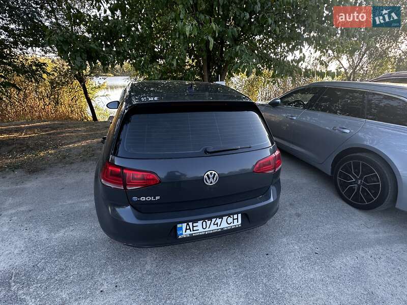 Хэтчбек Volkswagen e-Golf 2016 в Днепре