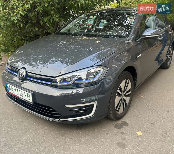 Хэтчбек Volkswagen e-Golf 2020 в Киеве