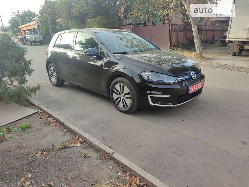 Хэтчбек Volkswagen e-Golf 2015 в Кривом Роге