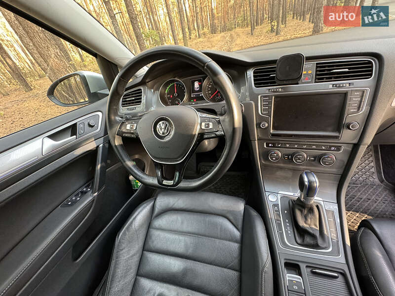 Хетчбек Volkswagen e-Golf 2016 в Полтаві