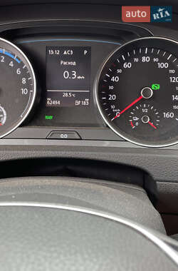 Хэтчбек Volkswagen e-Golf 2016 в 