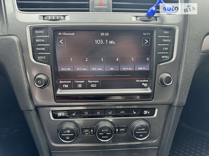 Хэтчбек Volkswagen e-Golf 2015 в Хмельницком