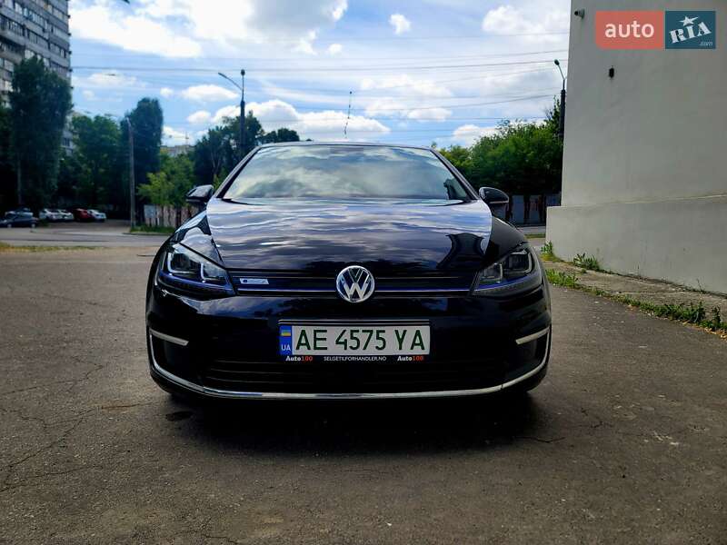 Хетчбек Volkswagen e-Golf 2014 в Дніпрі