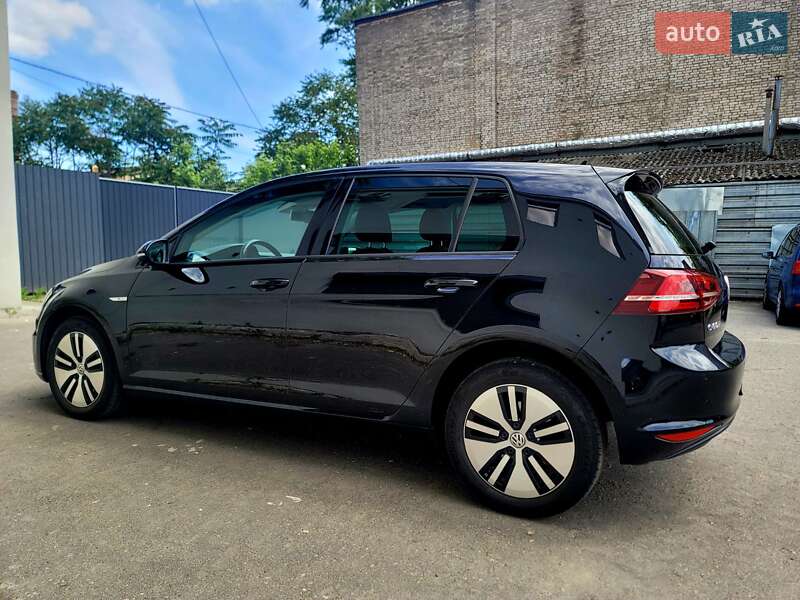 Хетчбек Volkswagen e-Golf 2014 в Дніпрі