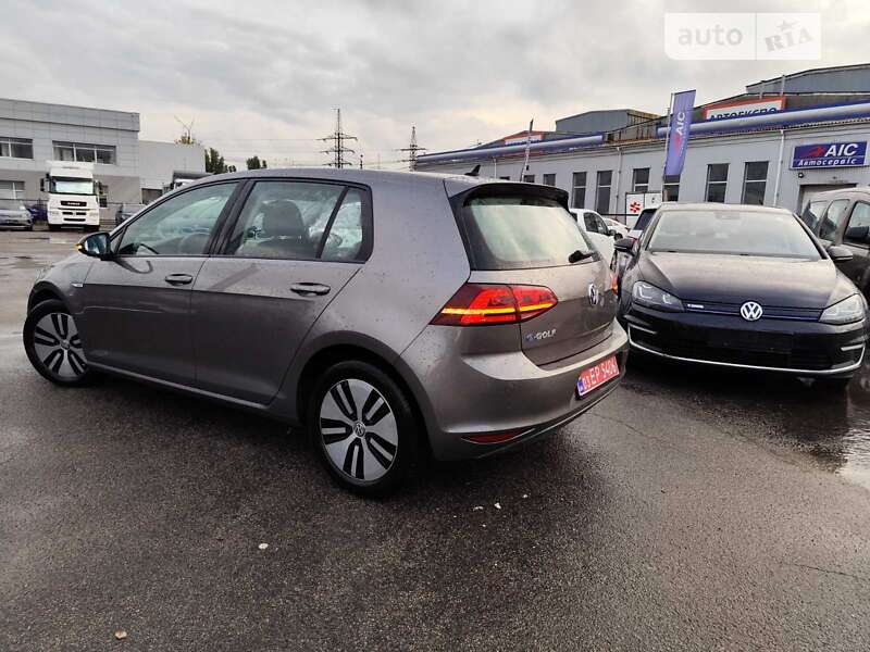 Хетчбек Volkswagen e-Golf 2015 в Києві