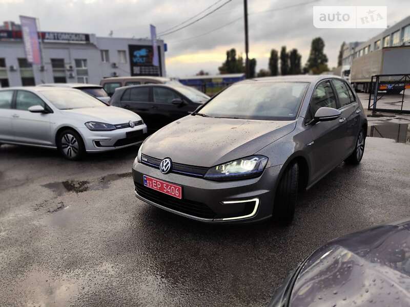 Хетчбек Volkswagen e-Golf 2015 в Києві