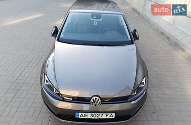 Хэтчбек Volkswagen e-Golf 2015 в 