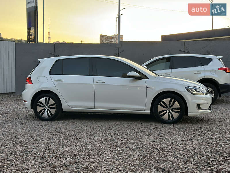 Хетчбек Volkswagen e-Golf 2018 в Києві