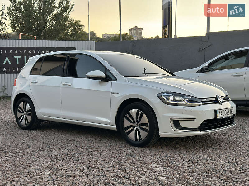 Хетчбек Volkswagen e-Golf 2018 в Києві
