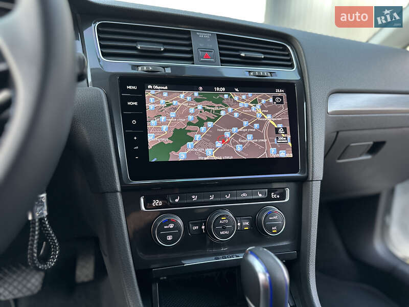 Хетчбек Volkswagen e-Golf 2018 в Києві