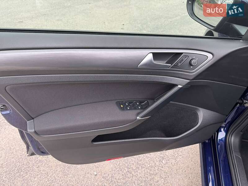 Хетчбек Volkswagen e-Golf 2020 в Івано-Франківську