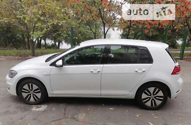 Хетчбек Volkswagen e-Golf 2017 в Києві