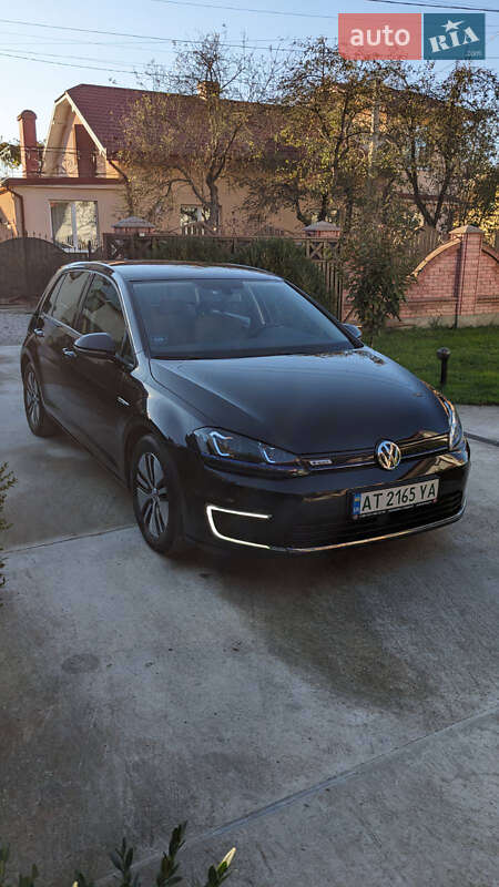 Хетчбек Volkswagen e-Golf 2014 в Івано-Франківську