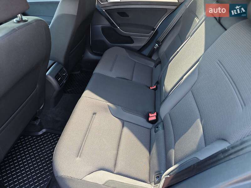 Хетчбек Volkswagen e-Golf 2017 в Полтаві