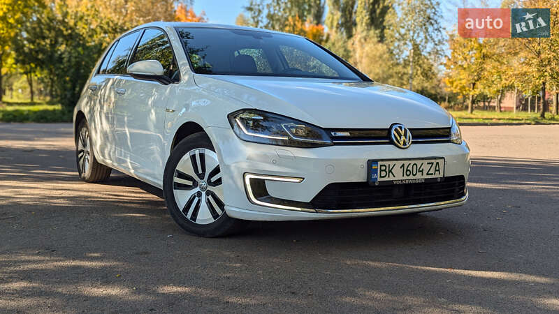 Хетчбек Volkswagen e-Golf 2017 в Рівному