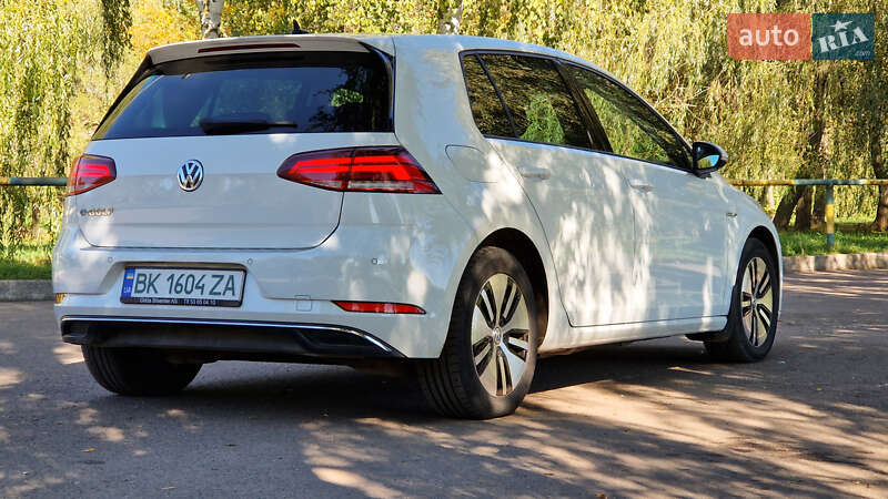 Хетчбек Volkswagen e-Golf 2017 в Рівному
