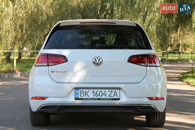 Хетчбек Volkswagen e-Golf 2017 в Рівному