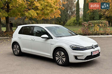 Хетчбек Volkswagen e-Golf 2015 в Рівному