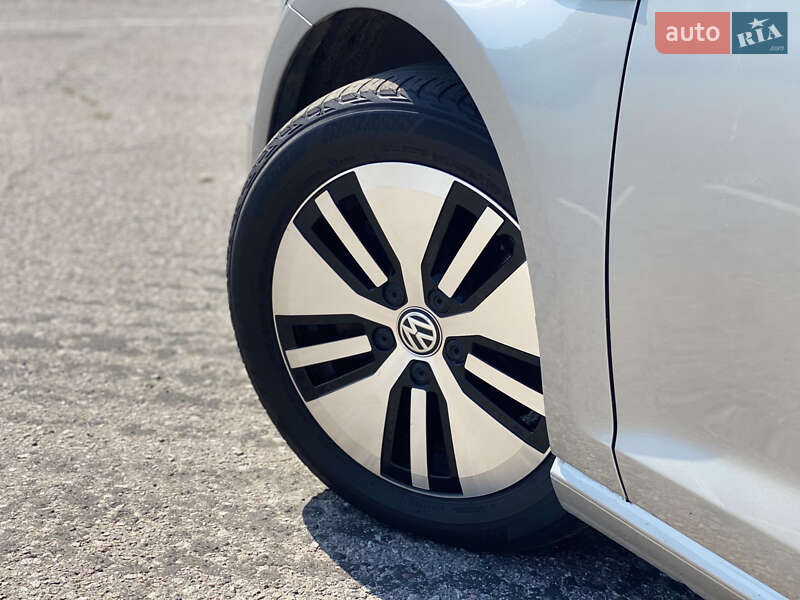 Хэтчбек Volkswagen e-Golf 2017 в Днепре фото 6 Хэтчбек Volkswagen e-Golf 2017 в Днепре