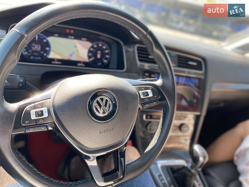 Хэтчбек Volkswagen e-Golf 2017 в Днепре фото 27 Хэтчбек Volkswagen e-Golf 2017 в Днепре