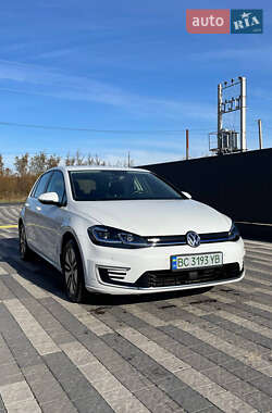 Хэтчбек Volkswagen e-Golf 2017 в 