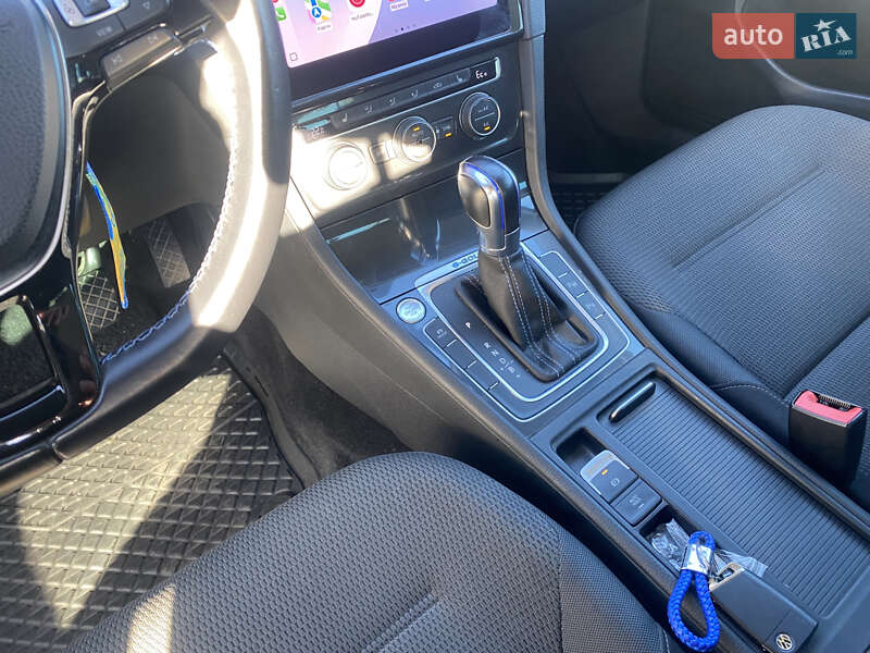 Хэтчбек Volkswagen e-Golf 2018 в Ровно