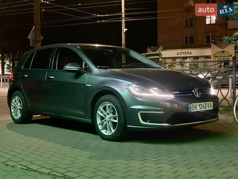 Хэтчбек Volkswagen e-Golf 2018 в Ровно
