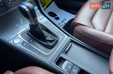 Хэтчбек Volkswagen e-Golf 2015 в 