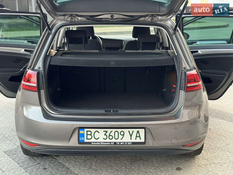 Хетчбек Volkswagen e-Golf 2015 в Сокалі