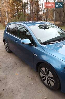 Хетчбек Volkswagen e-Golf 2015 в 