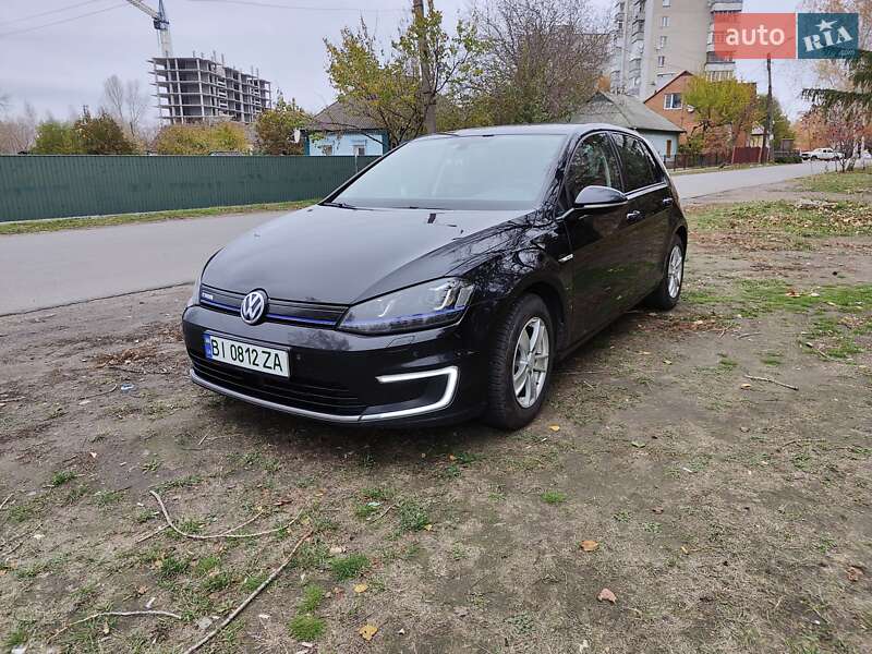 Volkswagen e-Golf 2015
