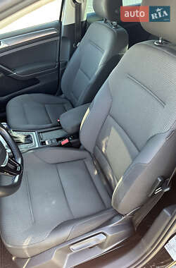Хэтчбек Volkswagen e-Golf 2018 в 