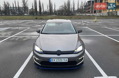 Хэтчбек Volkswagen e-Golf 2015 в Каменец-Подольском