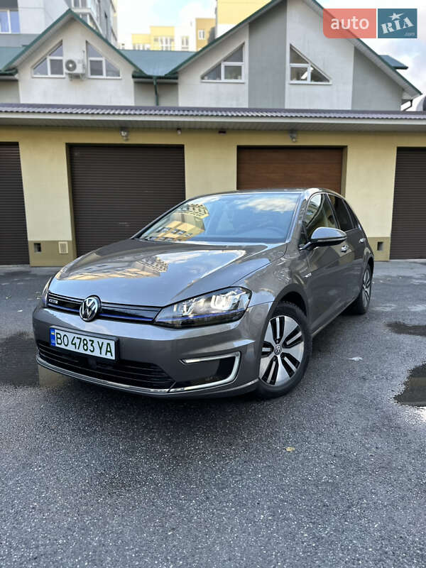Volkswagen e-Golf 2015