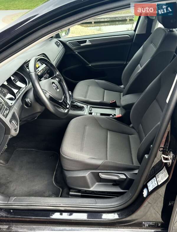 Хетчбек Volkswagen e-Golf 2018 в Івано-Франківську