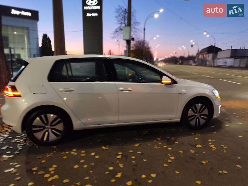 Хетчбек Volkswagen e-Golf 2014 в Києві фото 15 Хетчбек Volkswagen e-Golf 2014 в Києві