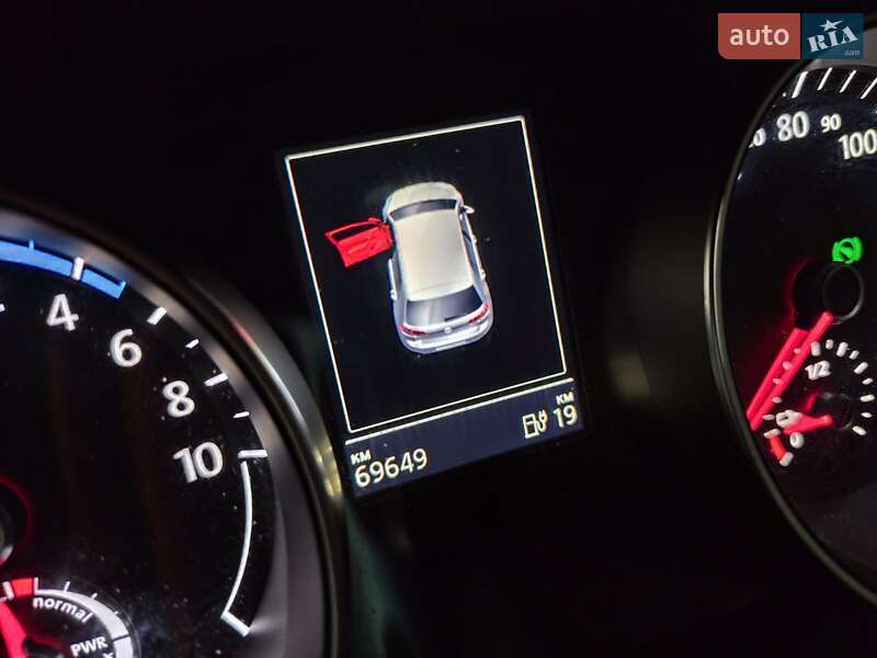 Хетчбек Volkswagen e-Golf 2014 в Києві фото 25 Хетчбек Volkswagen e-Golf 2014 в Києві