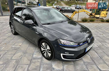 Хетчбек Volkswagen e-Golf 2015 в Хмельницькому