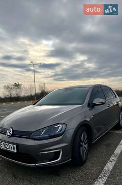 Хэтчбек Volkswagen e-Golf 2016 в Черновцах