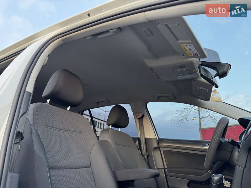 Хэтчбек Volkswagen e-Golf 2020 в Мукачево