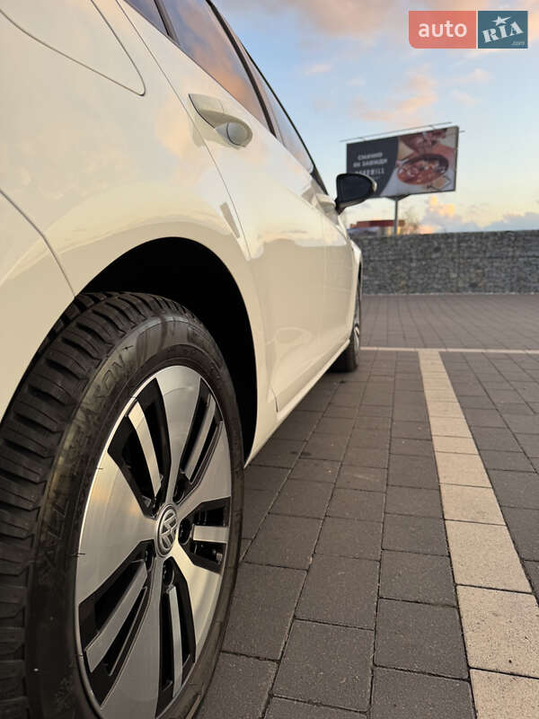 Хэтчбек Volkswagen e-Golf 2020 в Мукачево