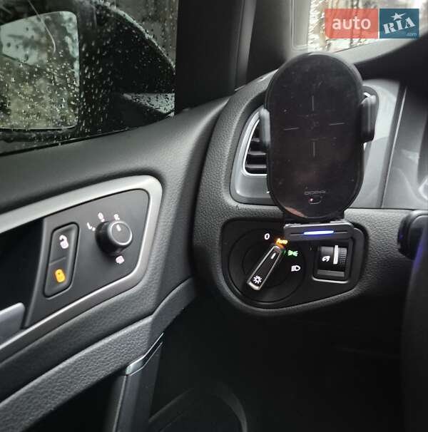 Хетчбек Volkswagen e-Golf 2015 в Івано-Франківську