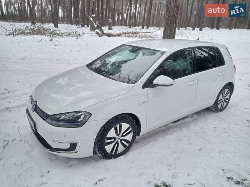 Хетчбек Volkswagen e-Golf 2014 в Житомирі